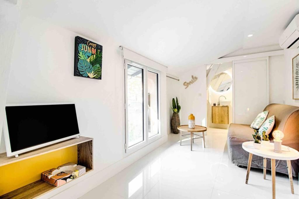 New Design Studio Walking To The Beach And Shops Apartment Villefranche-sur-Mer Exterior foto